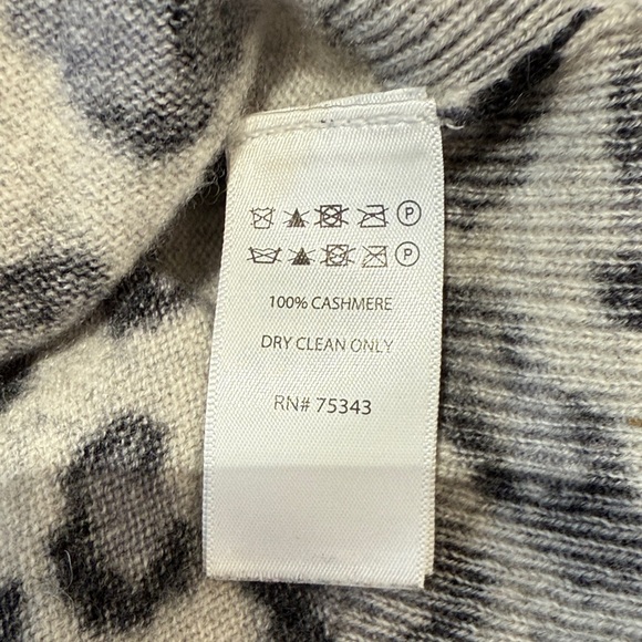Cynthia Rowley Gray and Black Leopard Print Sweater cashmere size large - Picture 6 of 6